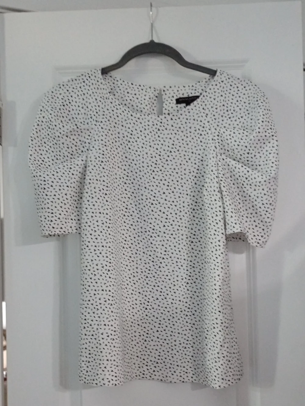 Banana Republic White Top with Black Dot Print and Puff Sleeves Size XS